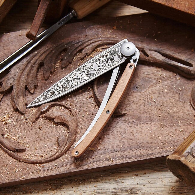 Deejo Tattoo Art nouveau sklopivi nož juniper wood