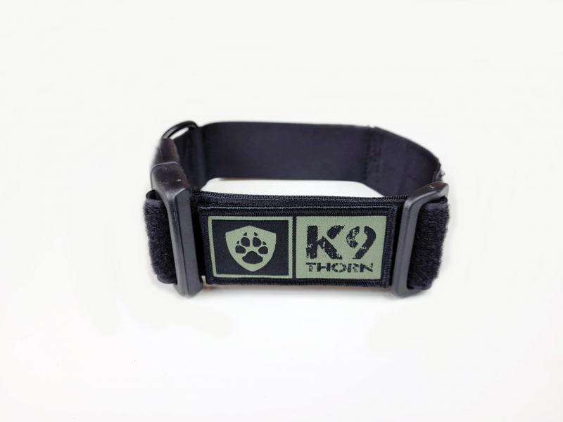 K9 Thorn ogrlica s kopčom ITW Nexus i ručkom, crna