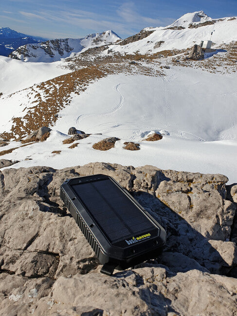 BasicNature 20K powerbank s bežičnim punjenjem Qi i solarnim panelom