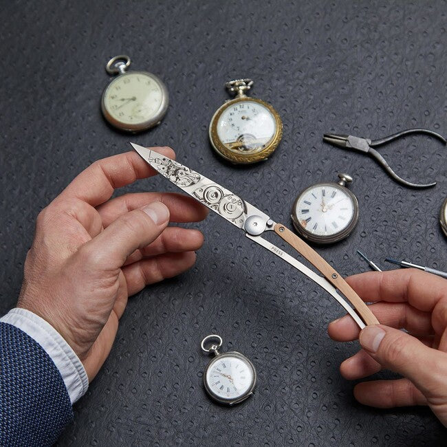 Deejo Horlogéria sklopivi nož juniper wood grey titanium watchmaker