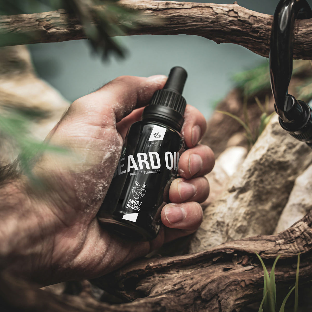 ANGRY BEARDS Christopher The Traveller olej na bradu a fúzy 30 ml