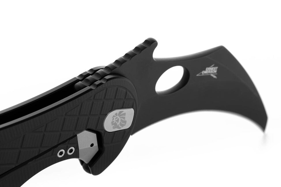 Lionsteel L.E. ONE 1 A BB nož tipa KARAMBIT Black/Chemical Black, razvijen u suradnji s Emerson Design