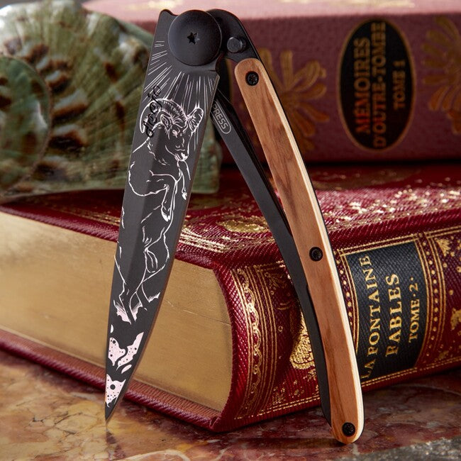 Deejo Tattoo sklopivi nož Black olive wood Aries