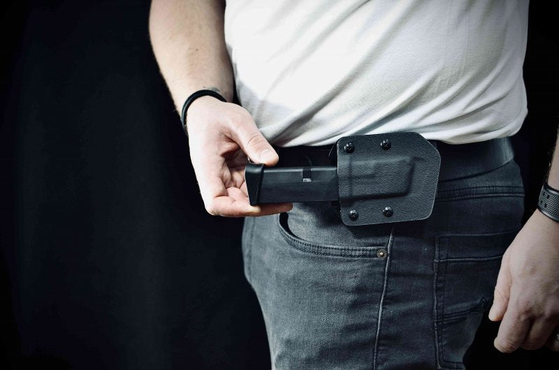 Falco Kydex Horizontálne puzdro F905 2021 na jeden zásobník kompatibilné so zásobníkmi Glock 19, čierne pravé