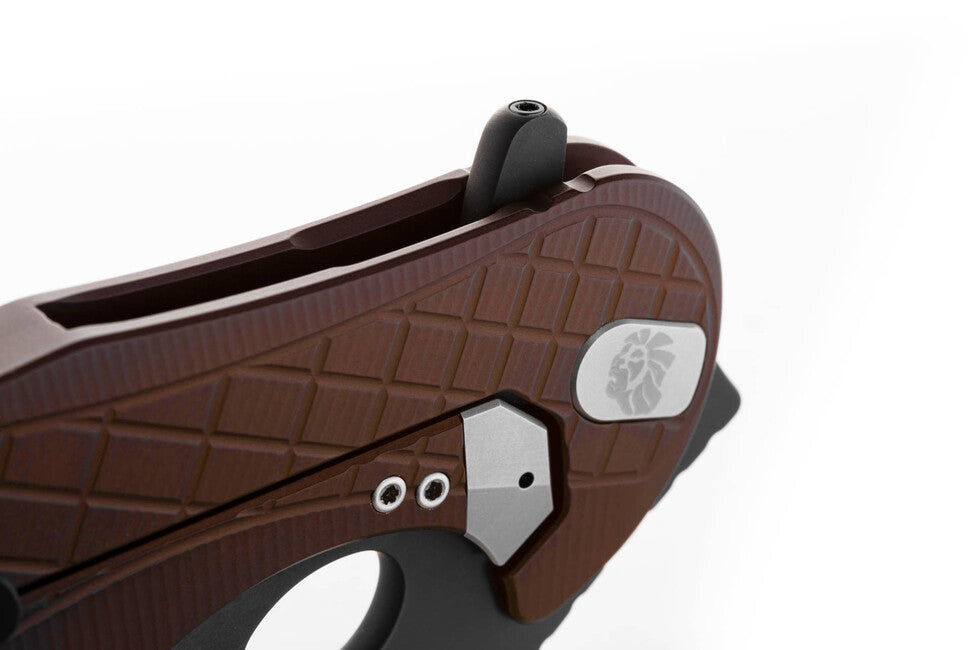 Lionsteel L.E. ONE 1 A EB nož tipa KARAMBIT Emerson Design razvijen u suradnji, Earth Brown/Chemical Black