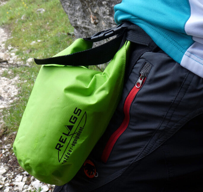 BasicNature 210T lagani vodootporni ruksak 2 l, svjetlozelen