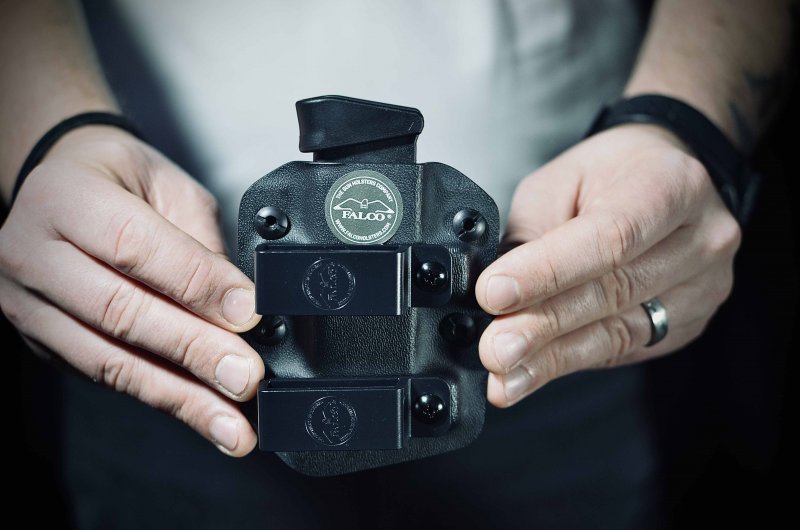 Falco Kydex Horizontálne puzdro F905 2021 na jeden zásobník kompatibilné so zásobníkmi Glock 17, čierne ľavé