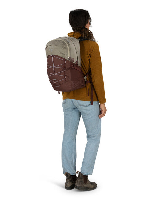 OSPREY QUASAR 28 gradski ruksak, sawdust tan/raisin red