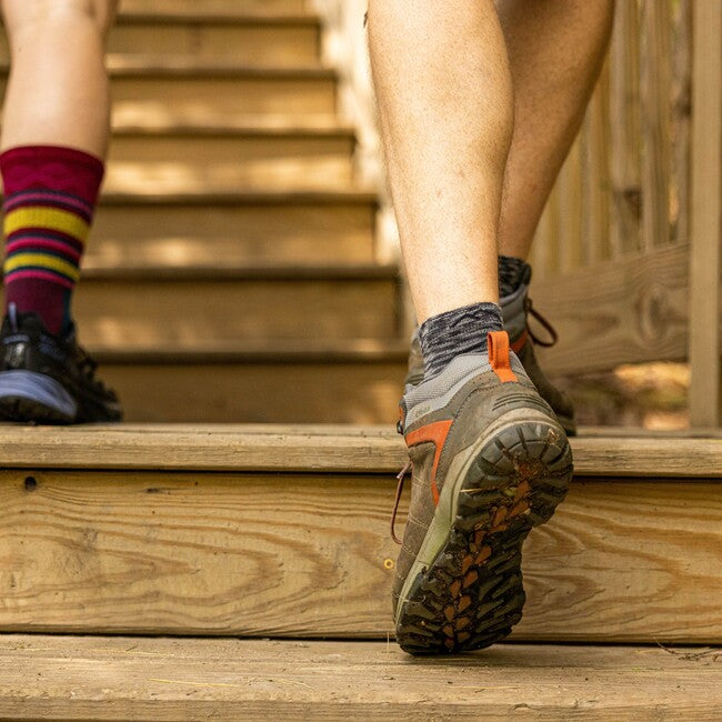 Darn Tough Light Hiker 1/4 Lightweight planinarske čarape s amortizacijom, Space Gray