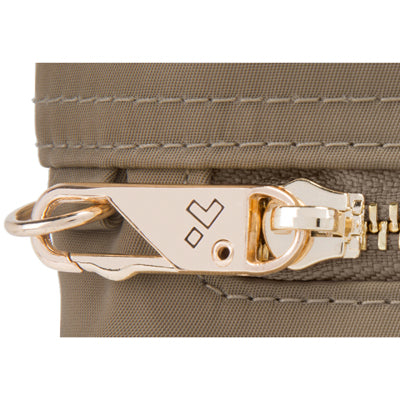 Travelon Tailored Slim torba preko ramena protiv krađe, smeđa