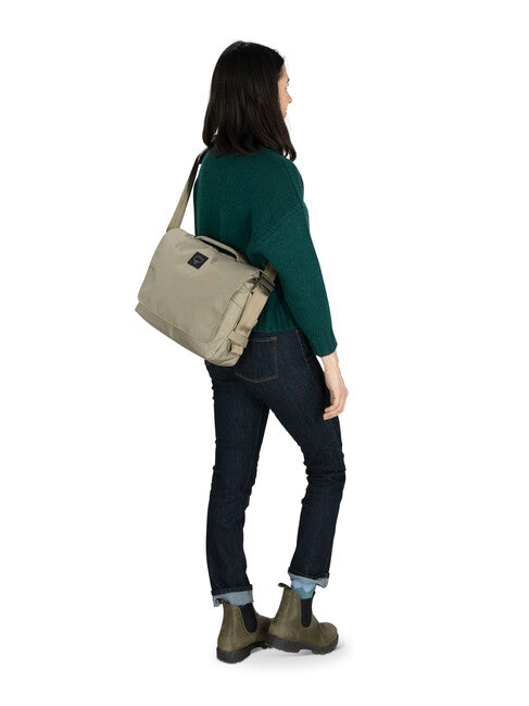 OSPREY AOEDE MESSENGER 7 torba na rameno, tan concrete