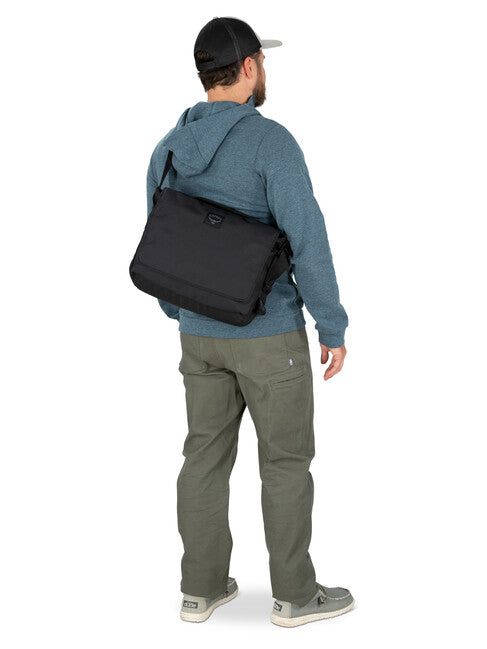 OSPREY AOEDE MESSENGER 7 torba na rameno, crna