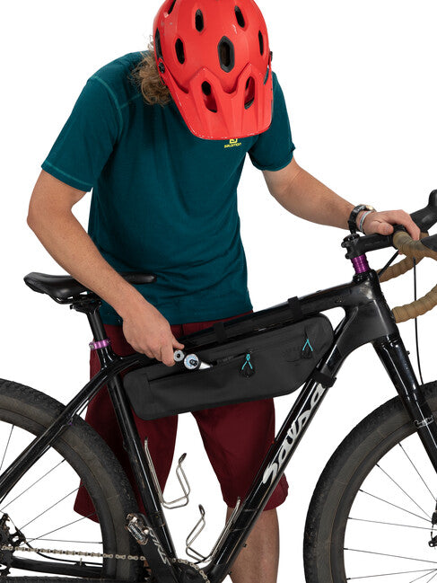 OSPREY ESCAPIST FRAME BAG MEDIUM torbica na okvir bicikla, crna