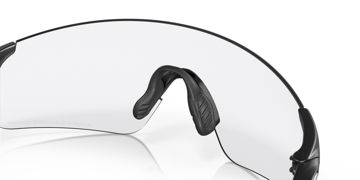 Oakley EVZERO BLADES fotokromatske naočale s okvirom Matte Black i s lećama Clear 50% Irid Photo