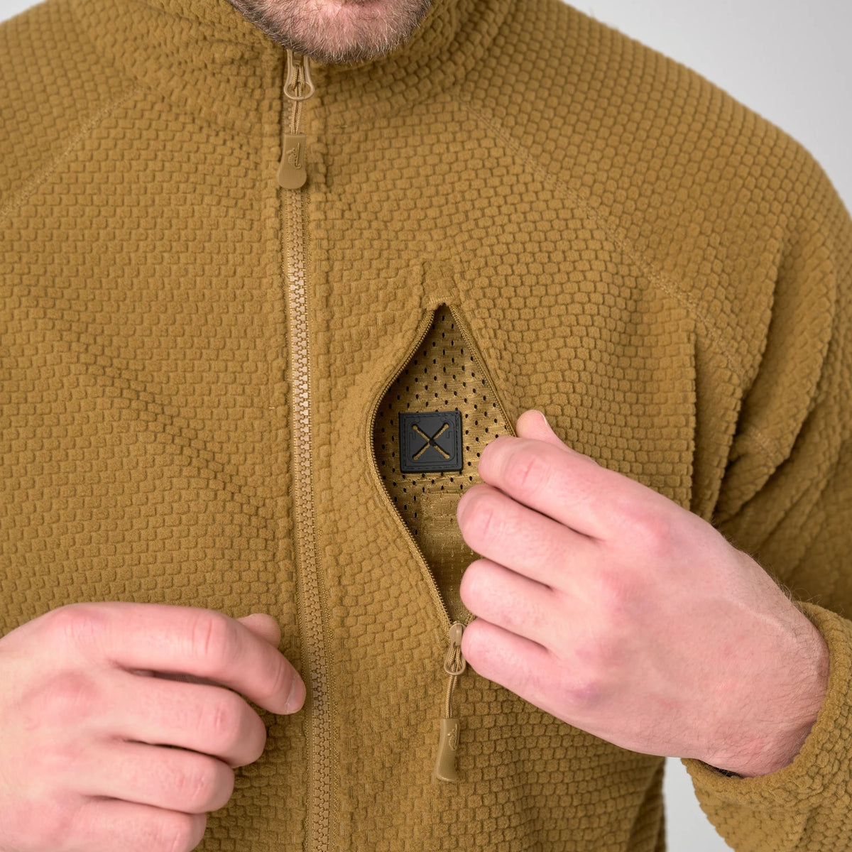 Helikon-Tex Alpha Tactical flisová bunda, coyote – detail 3