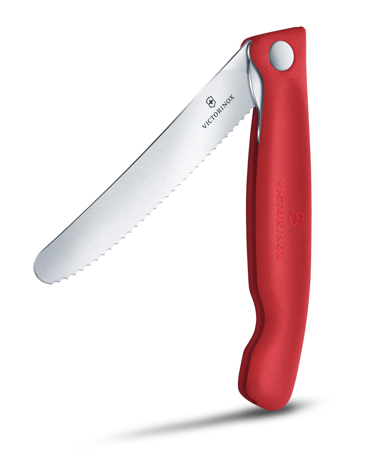 Victorinox Swiss Classic skladací nôž na ovocie a zeleninu so zúbkovaným ostrím, červený