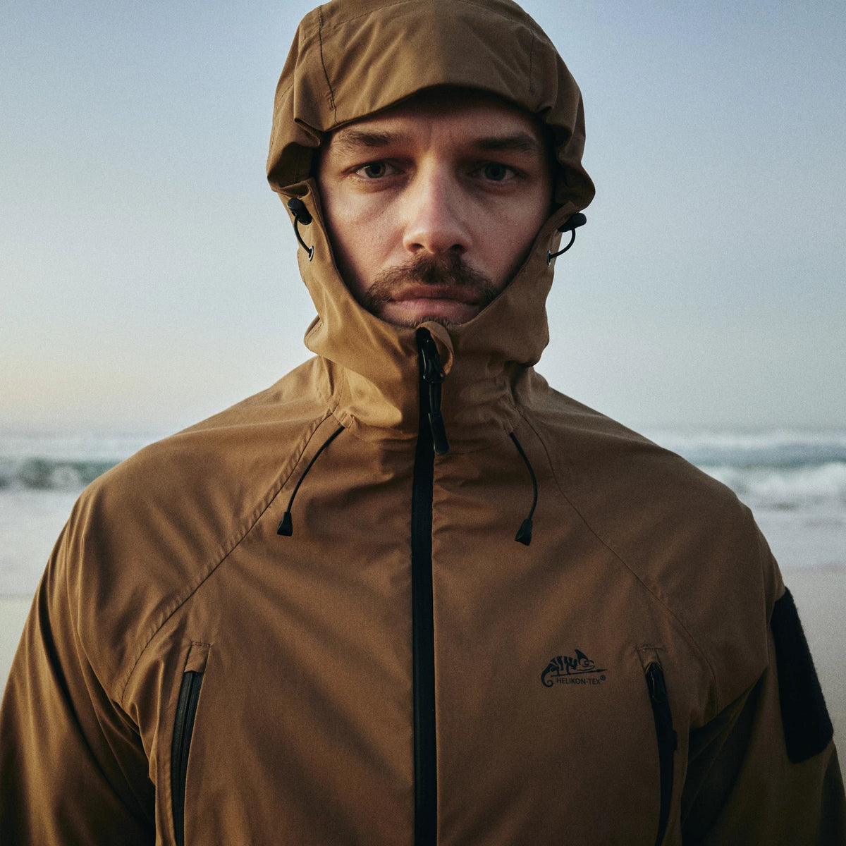 Helikon-Tex SQUALL Hardshell bunda TorrentStretch, Taiga Green – v použití 1