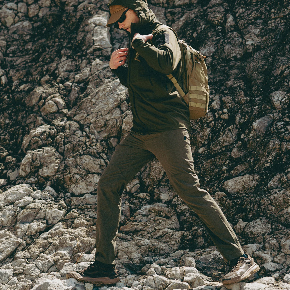 Helikon-Tex EDC batoh Cordura, olivovo zelená – v použití 2