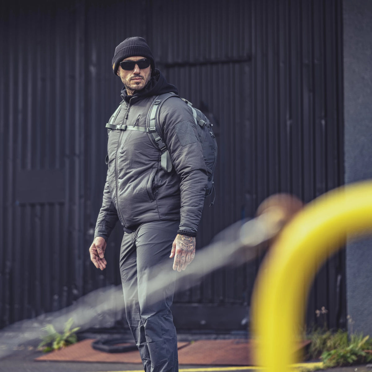 Helikon-Tex COVERT nohavice VersaStretch taktické Versa Stretch, Shadow Grey – v použití 1