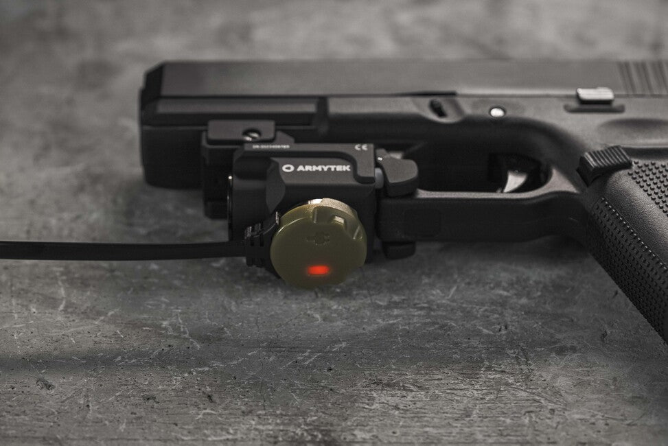 Armytek Buckler M1 kompaktna punjiva svjetiljka za oružje 700lm