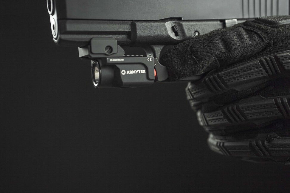 Armytek Buckler M1 kompaktna punjiva svjetiljka za oružje 700lm