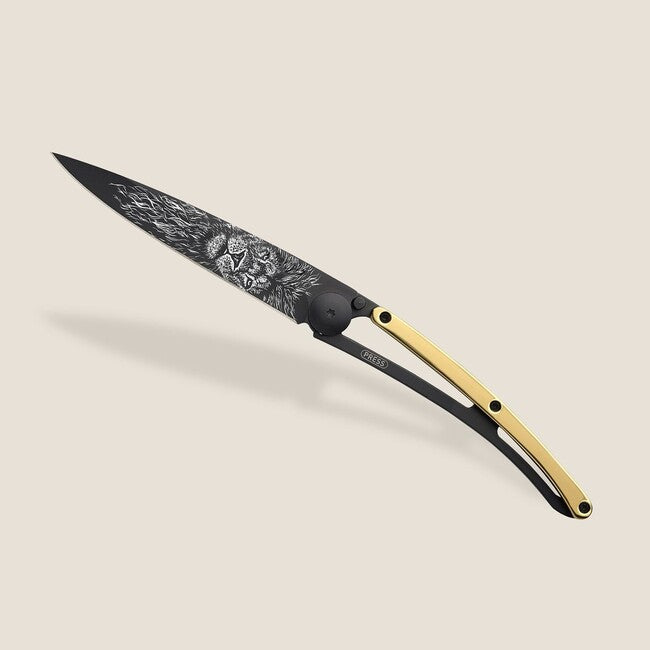 Deejo GOLD Tattoo sklopivi nož 23kt yellow, Lion