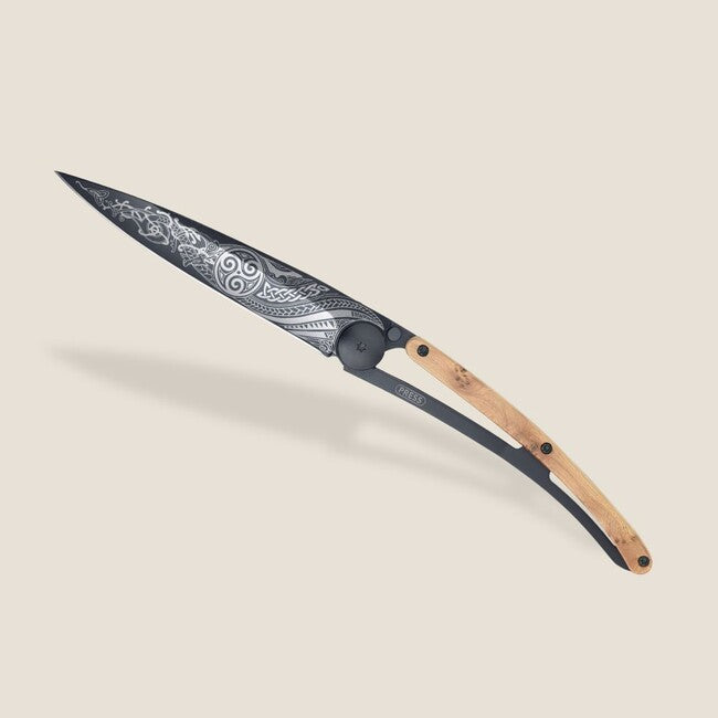 Deejo Tattoo sklopivi nož Black juniper wood Celtic