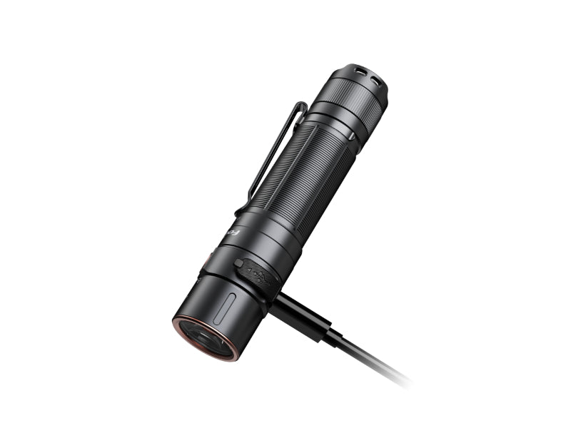 Fenix E35R punjiva džepna svjetiljka i bijeli difuzor AOD-S V2.0