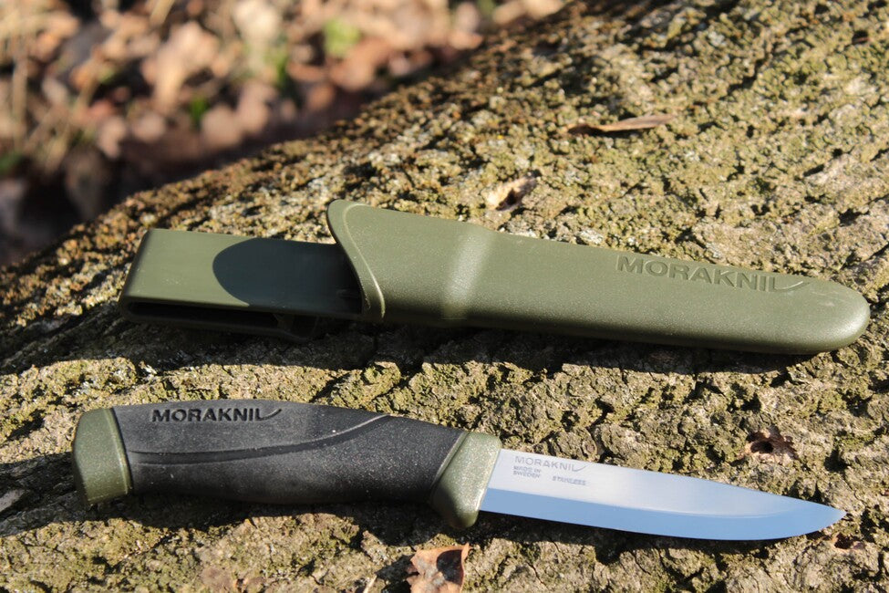 Mora of Sweden Companion nož, military green