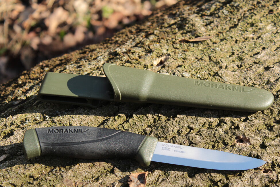 Mora of Sweden Companion nož, military green