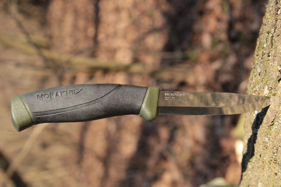 Mora of Sweden Companion nož, military green