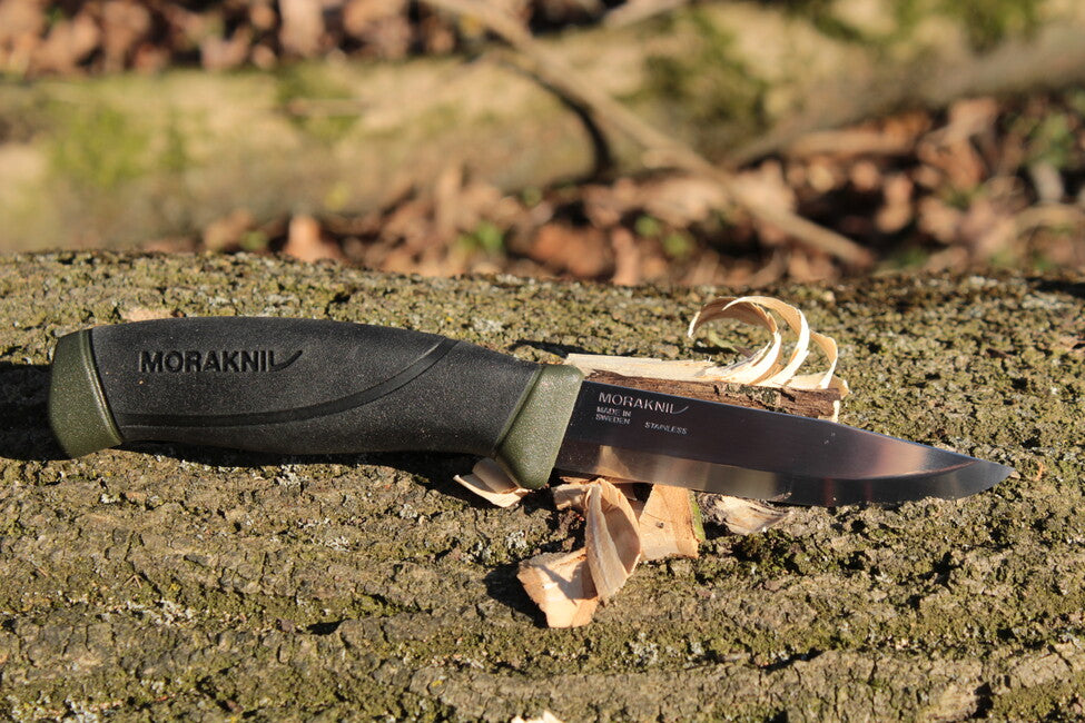 Mora of Sweden Companion nož, military green