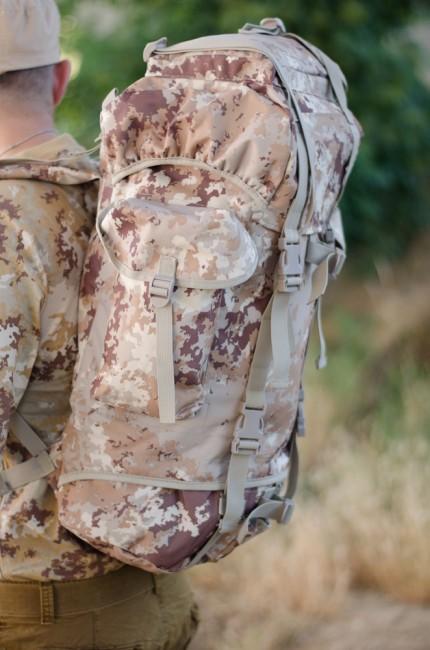 MFH BW ruksak nepromočiv uzorak Vegetato desert, 65L