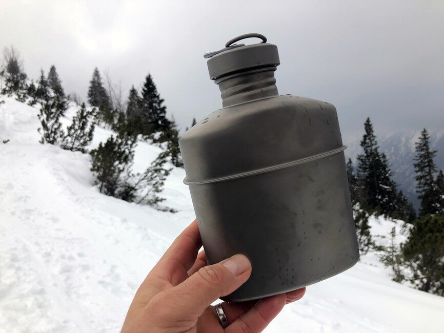 Origin Outdoors Titanijska čuturica s karabinerom i torbicom za nošenje 1 l Canteen
