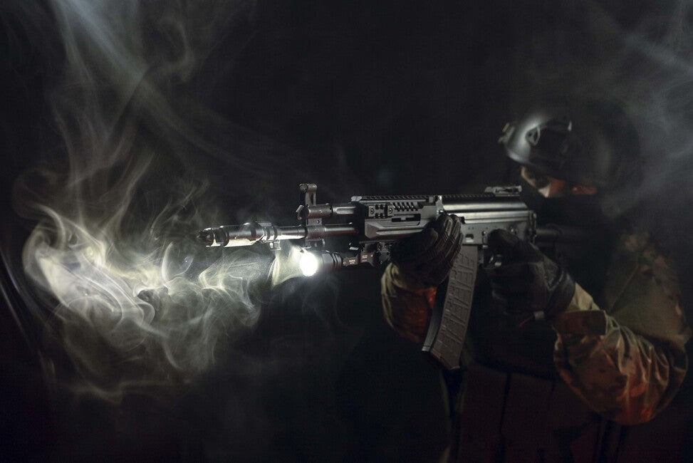 Armytek Parma C2 Pro kompaktna svjetiljka za oružje punjiva 1500lm