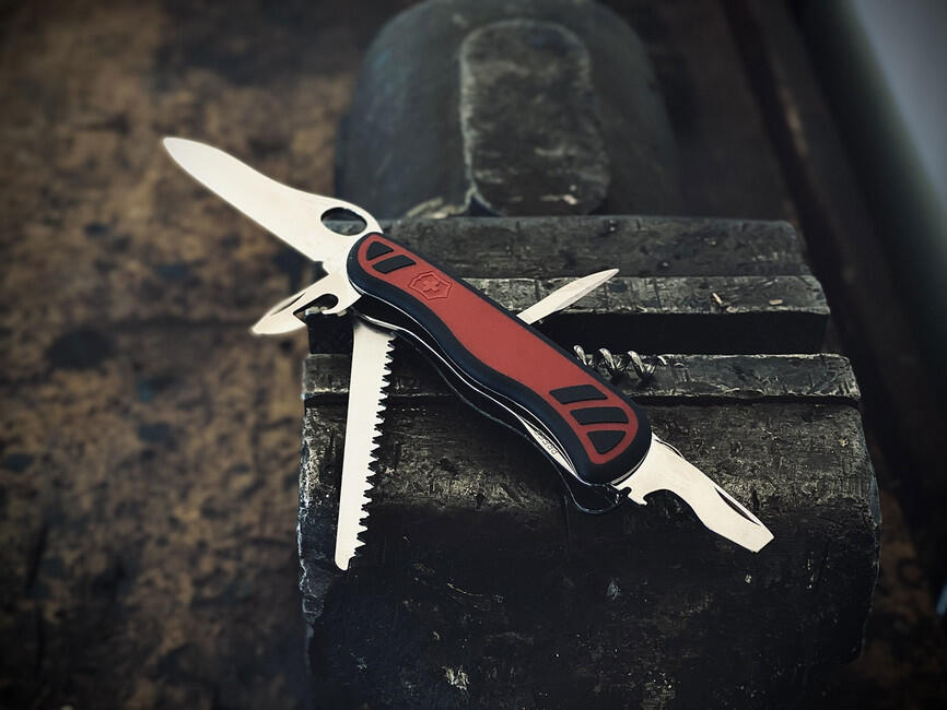 Victorinox Forester džepni nož VX, crveno-crni, 111mm