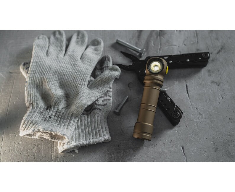 ArmyTek Wizard C2 Pro Max LED ručna White svjetiljka s magnetskim držačem i napajanjem iz akumulatora 4000 lm, sand