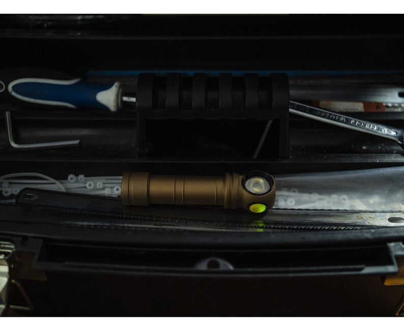 ArmyTek Wizard C2 Pro Max LED ručna White svjetiljka s magnetskim držačem i napajanjem iz akumulatora 4000 lm, sand