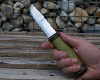Mora of Sweden Outdoor 2000 nož maslinasti